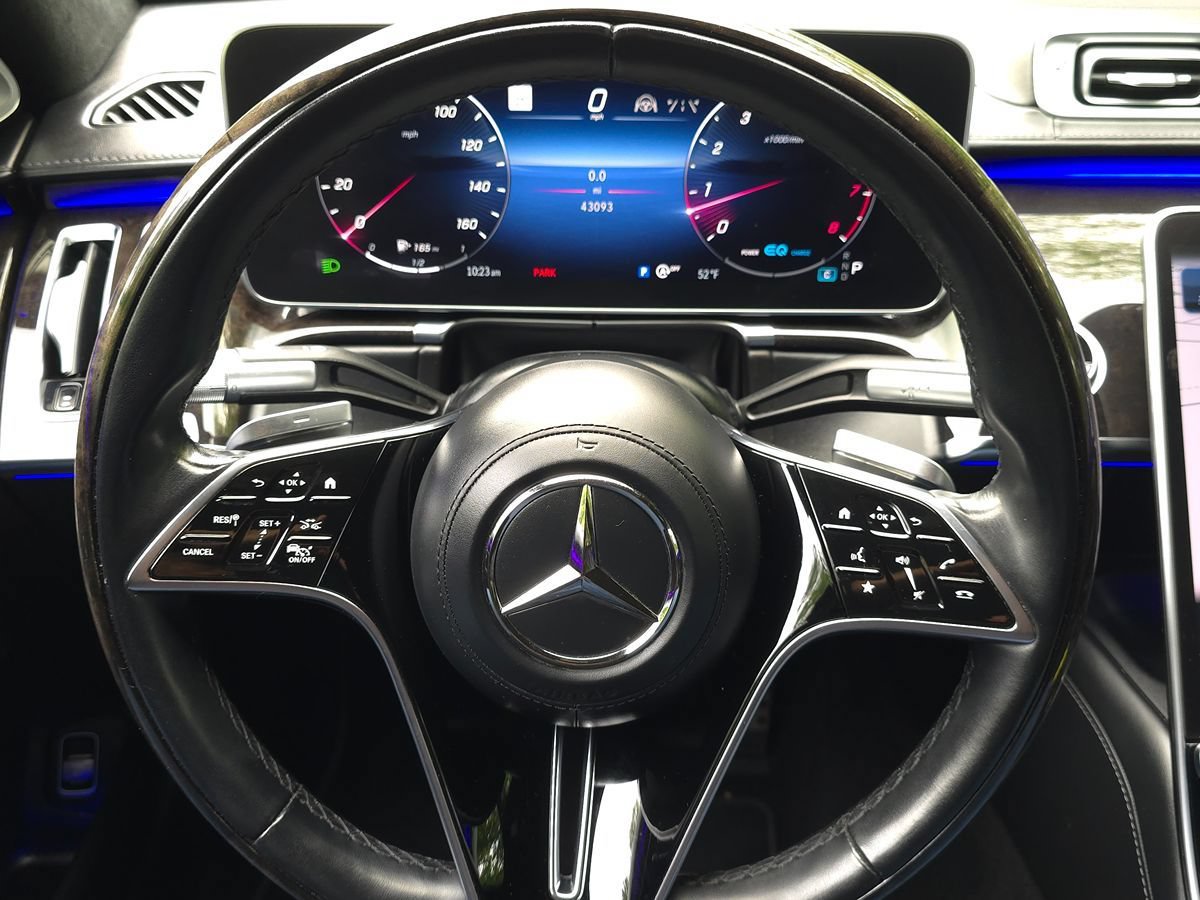 Used 2022 Mercedes-Benz S 580 4MATIC Sedan w/ AMG Line Package image 33
