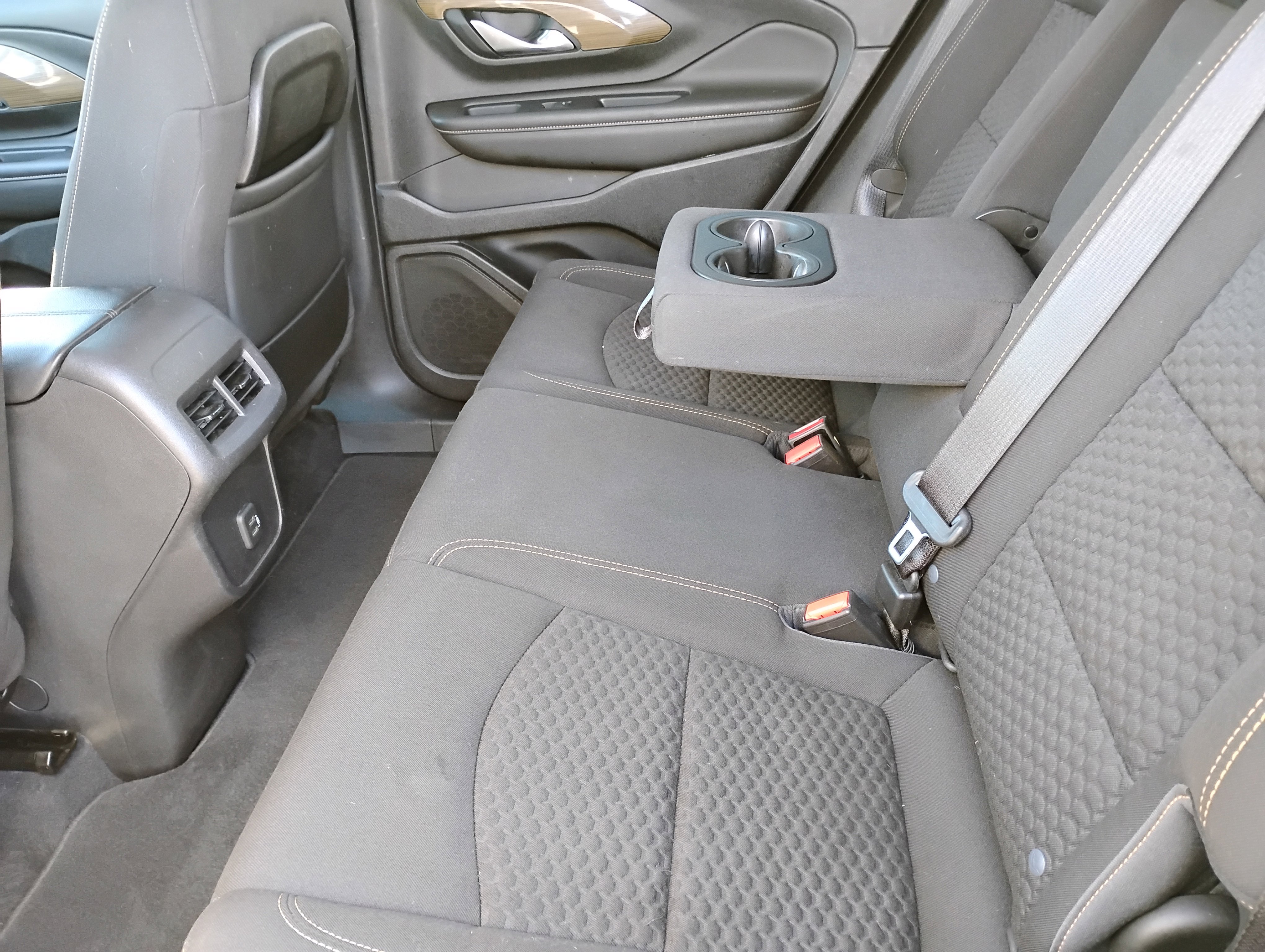 Used 2020 GMC Terrain SLE image 18