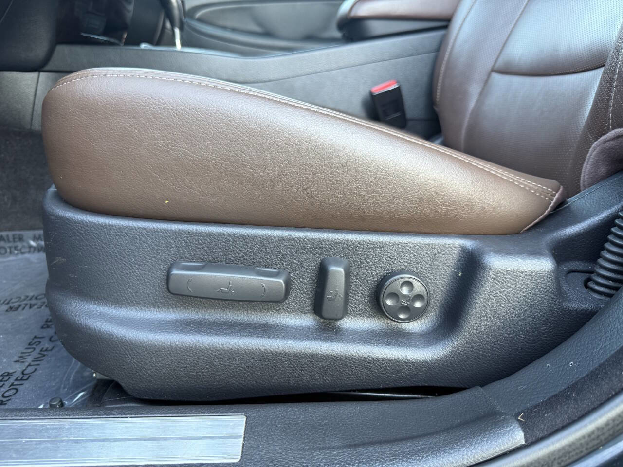 Used 2012 Hyundai Genesis 3.8 image 22