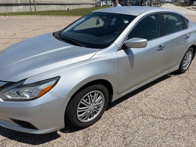 Used 2018 Nissan Altima 2.5 S w/ S Convenience Package FWD image 4