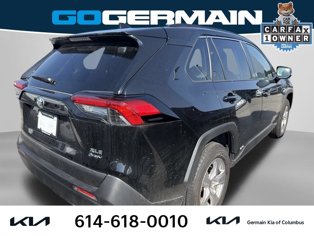 Used 2025 Toyota RAV4 XLE AWD/4WD image 4
