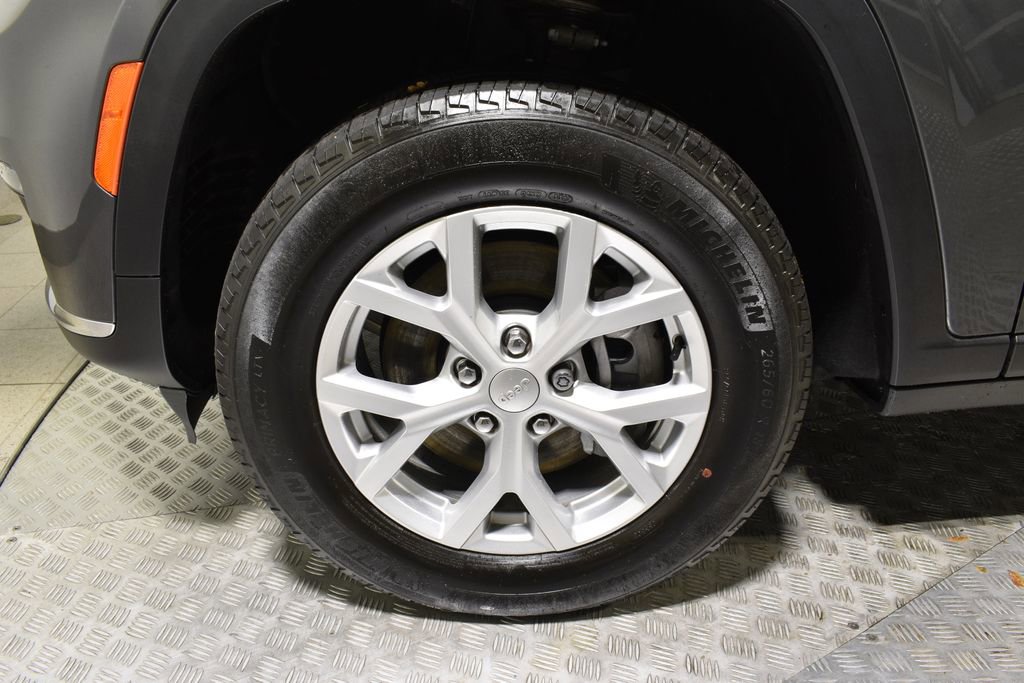 Used 2023 Jeep Grand Cherokee L Limited image 35
