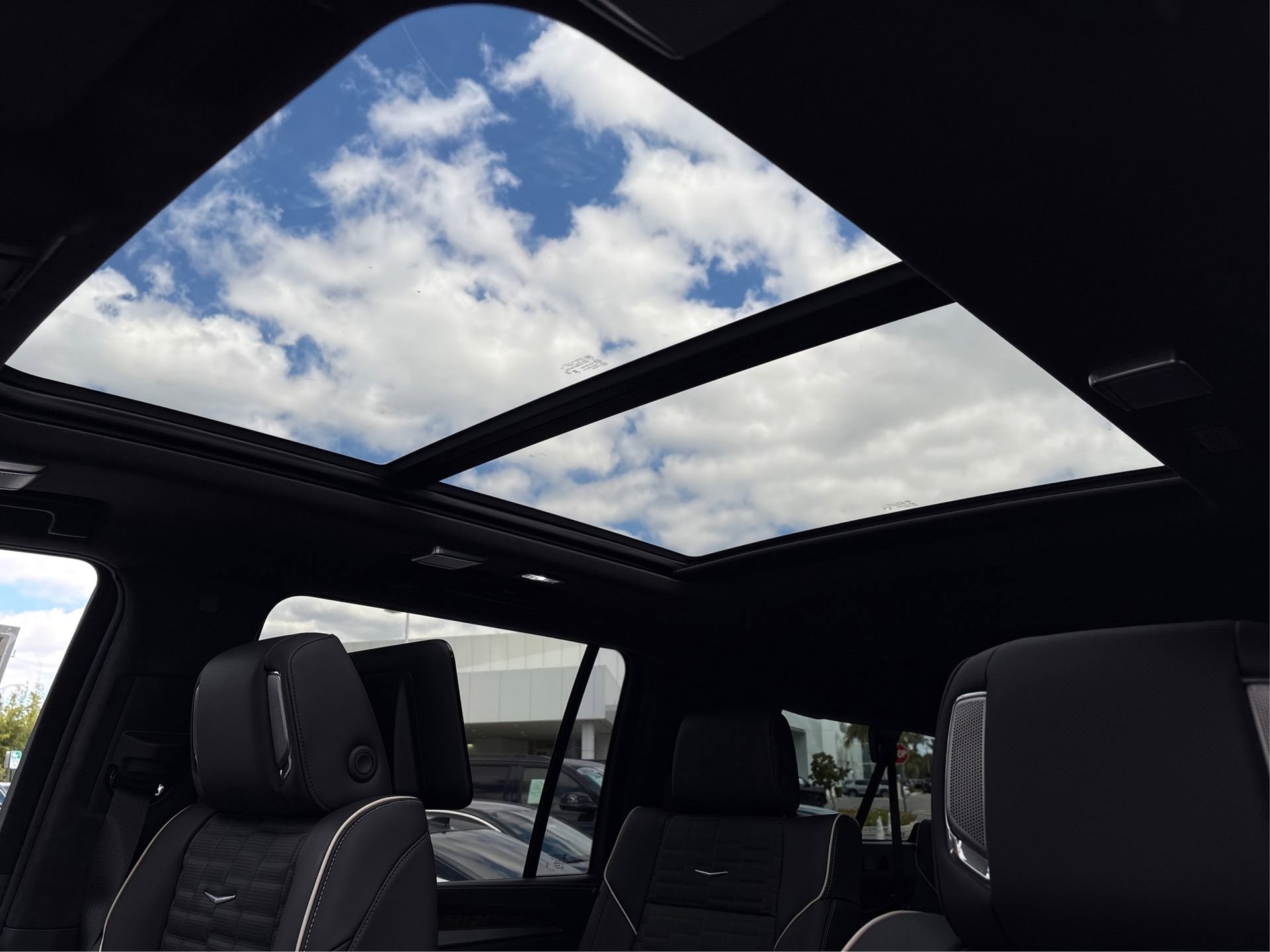 New 2026 Cadillac Escalade ESV Platinum Sport w/ LPO, ONYX Package image 35
