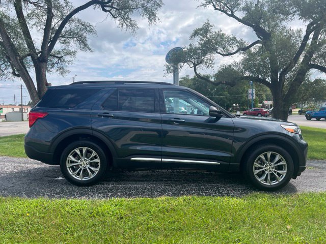 Used 2024 Ford Explorer XLT w/ Equipment Group 202A AWD/4WD image 1