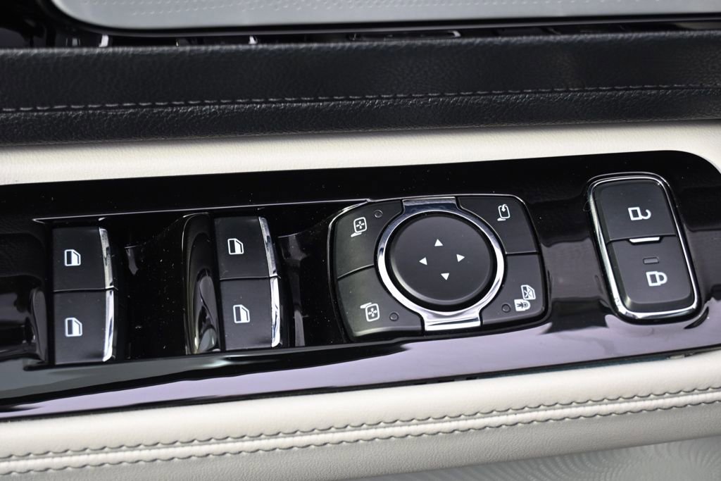 Used 2025 Lincoln Aviator Reserve w/ Equipment Group 201A AWD/4WD image 24