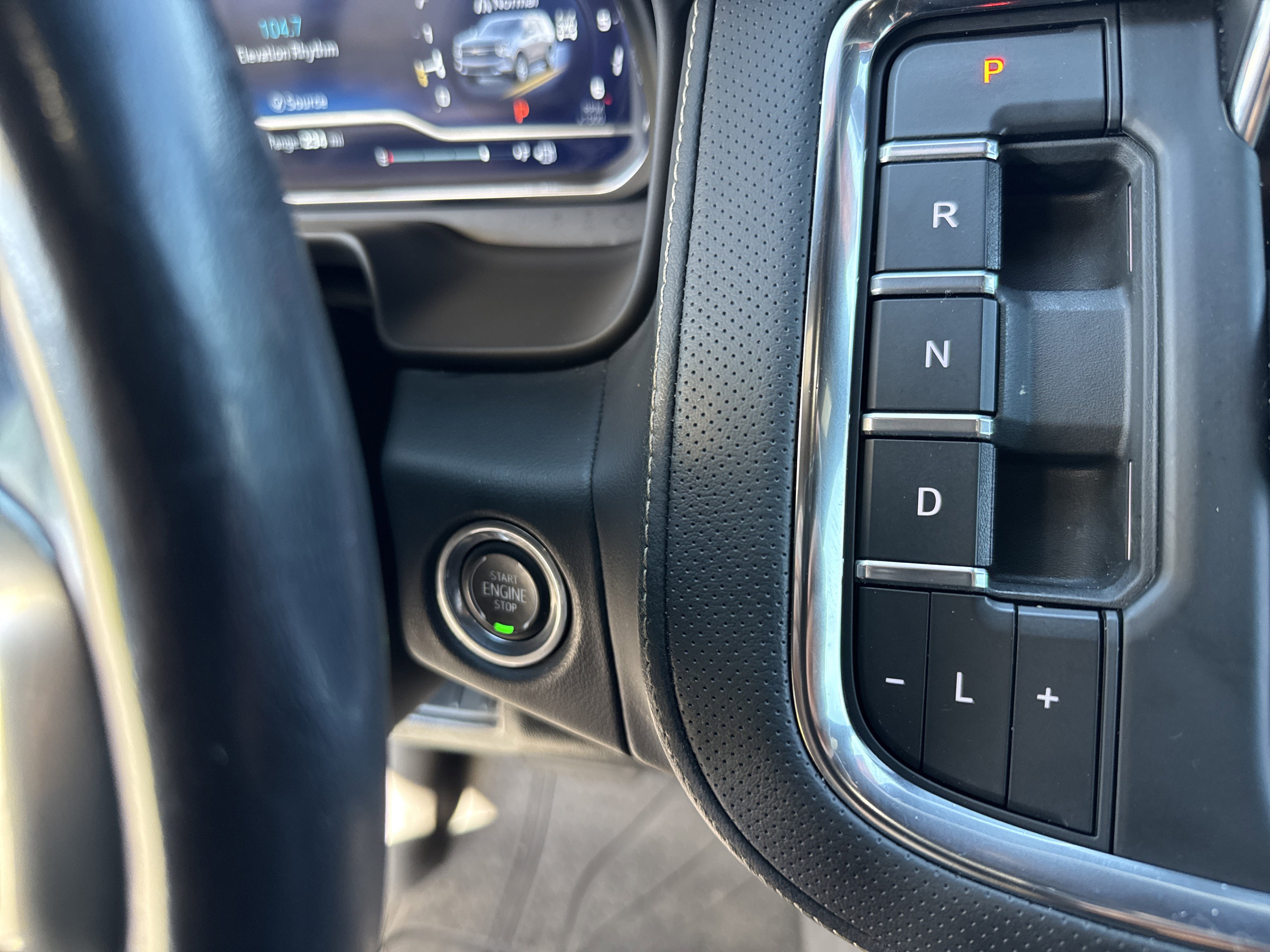 Used 2023 Chevrolet Tahoe Premier AWD/4WD image 24
