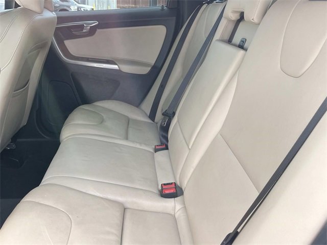Used 2016 Volvo XC60 T6 Platinum image 22