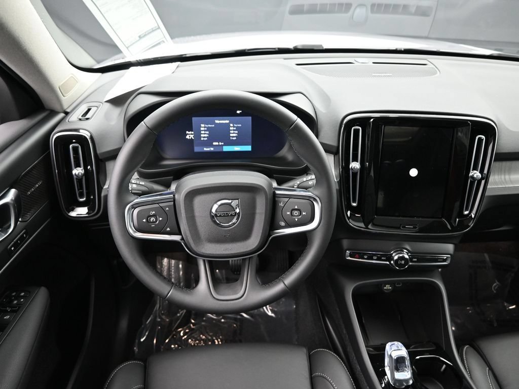 New 2026 Volvo XC40 B5 Ultra w/ Protection Package Premier AWD/4WD image 18