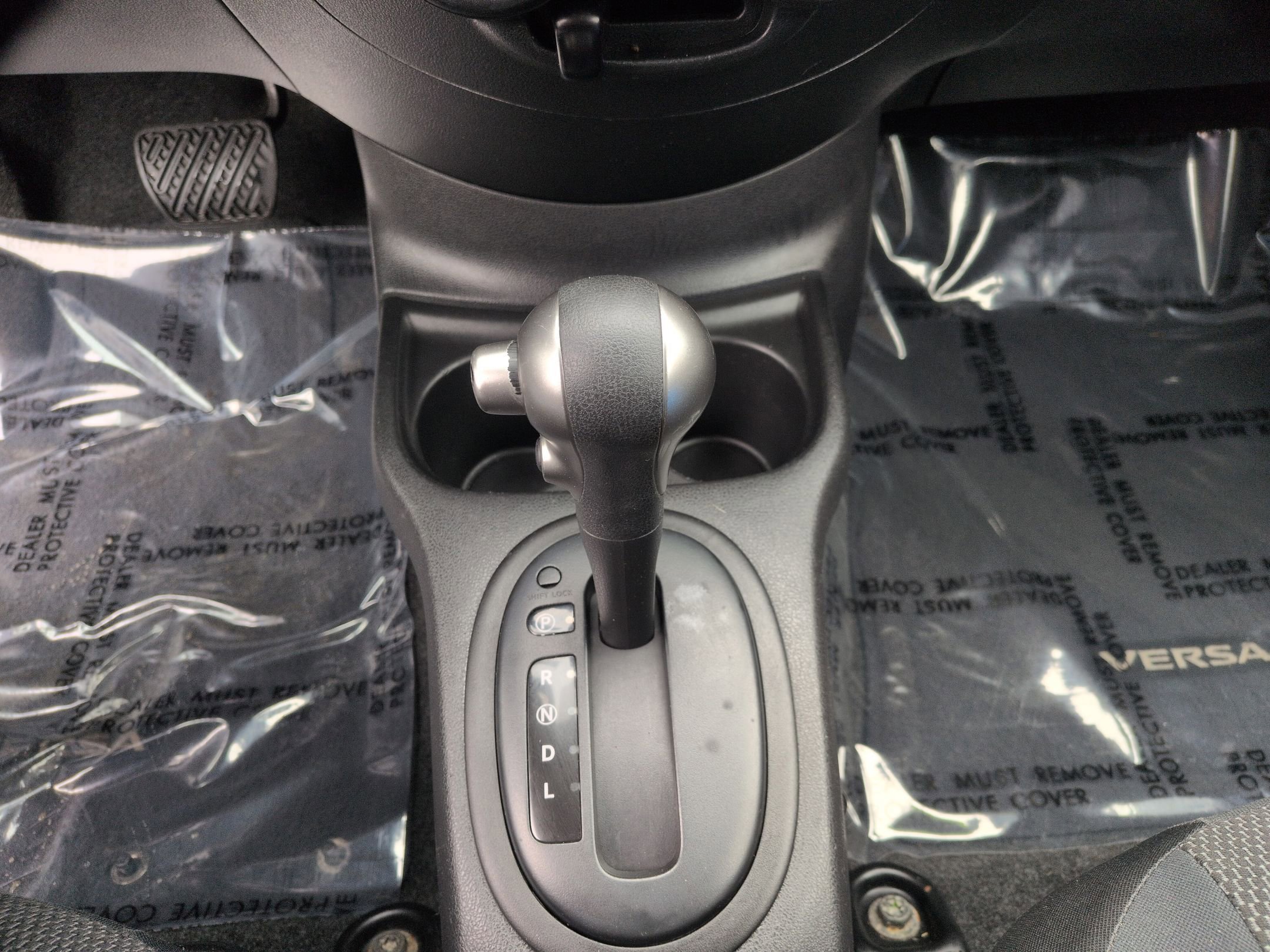 Used 2013 Nissan Versa SV w/ Convenience Pkg image 14