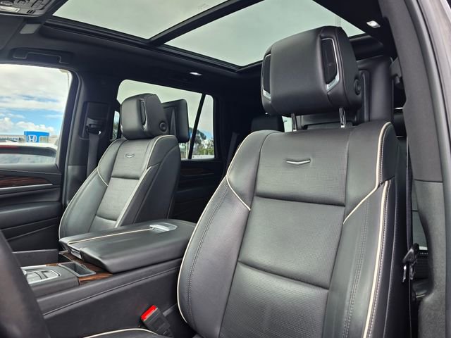 Used 2023 Cadillac Escalade Premium Luxury image 18