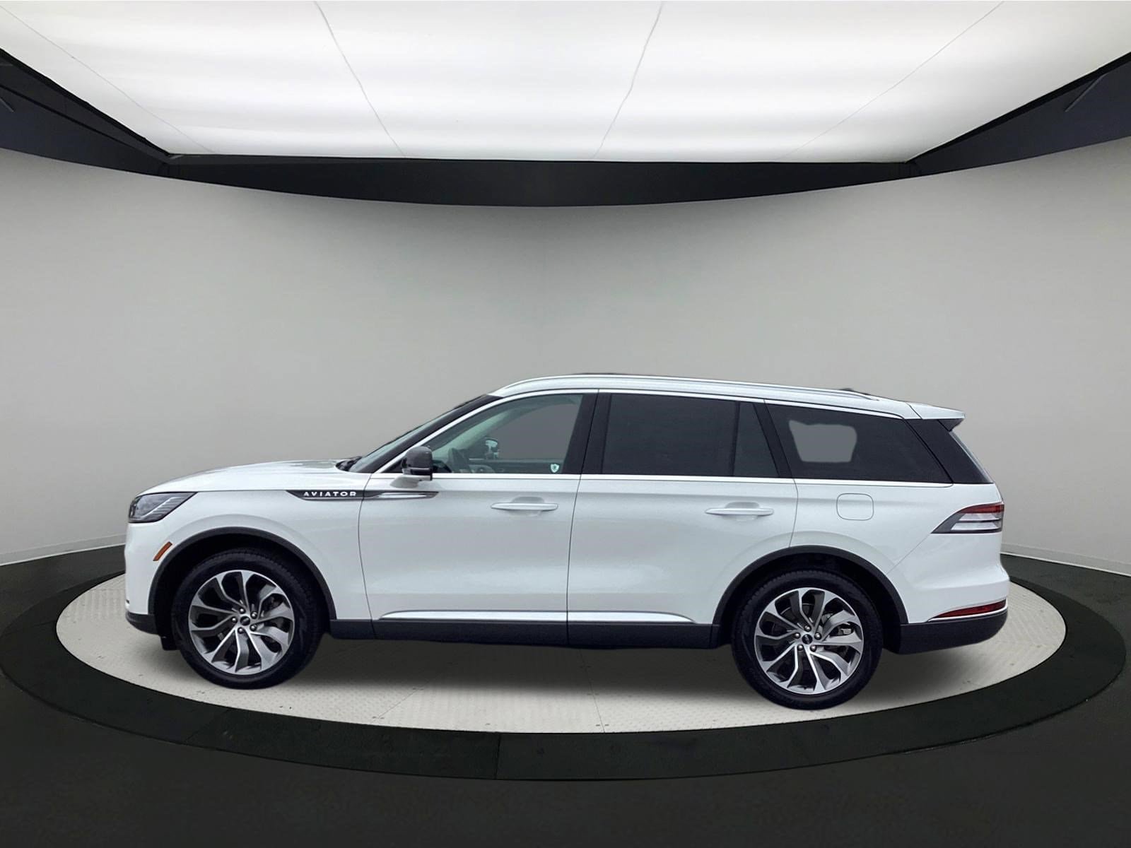 Used 2025 Lincoln Aviator Reserve w/ Luxury Package AWD/4WD image 5