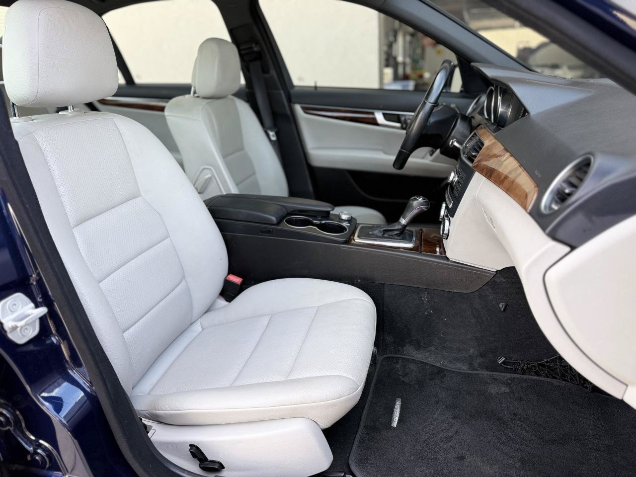 Used 2012 Mercedes-Benz C 250 Sedan image 16