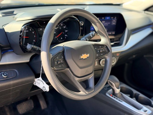 Used 2024 Chevrolet Trax LS w/ LS Convenience Package FWD image 8