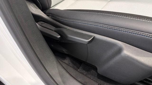 New 2025 Chevrolet Equinox EV LT FWD image 22