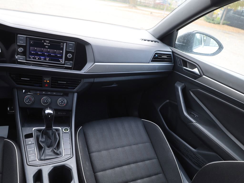 Used 2023 Volkswagen Jetta Sport image 20