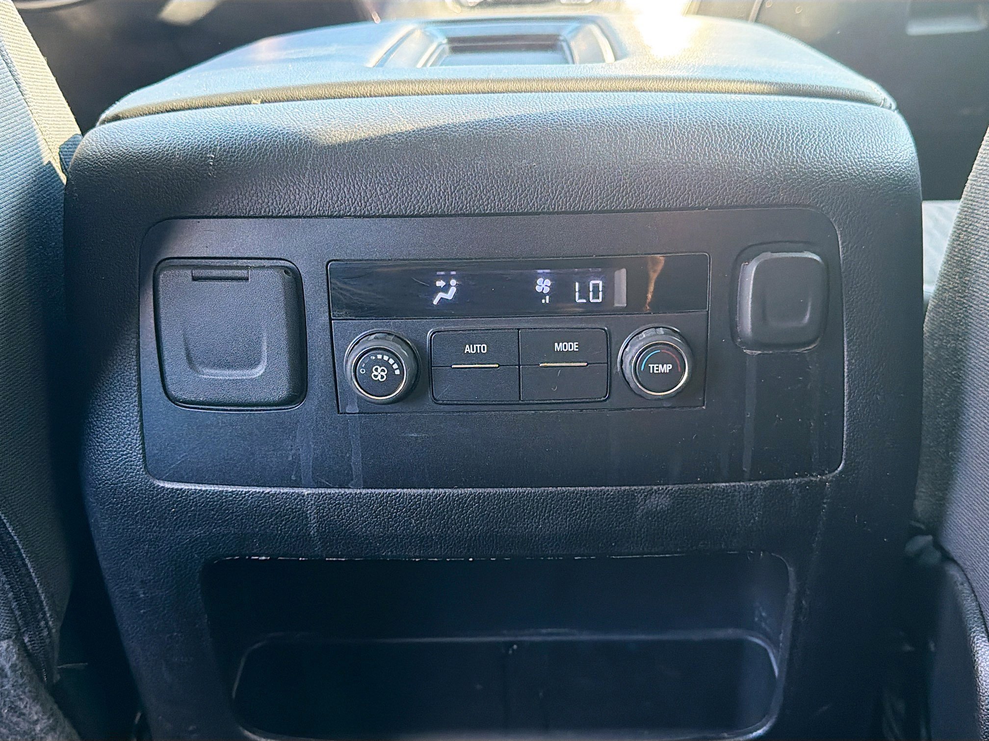 Used 2020 Chevrolet Suburban LS image 19