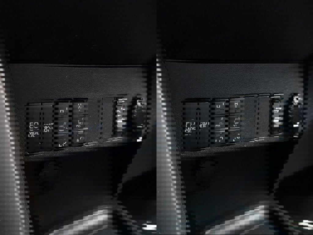 Used 2017 Toyota RAV4 Limited image 39