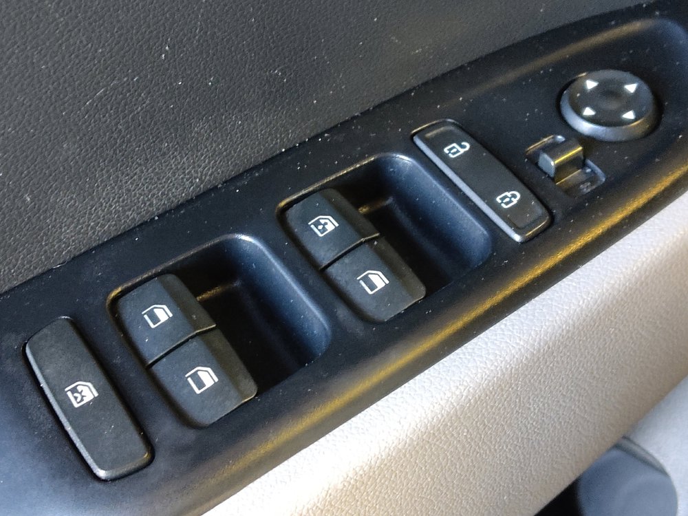 Used 2021 Hyundai Venue SEL FWD image 27