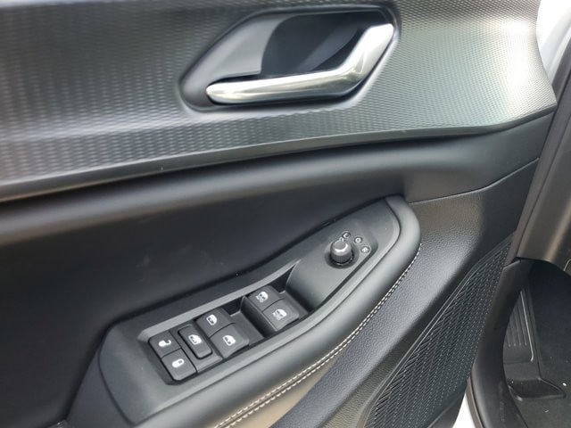 New 2024 Jeep Grand Cherokee L Altitude RWD image 11