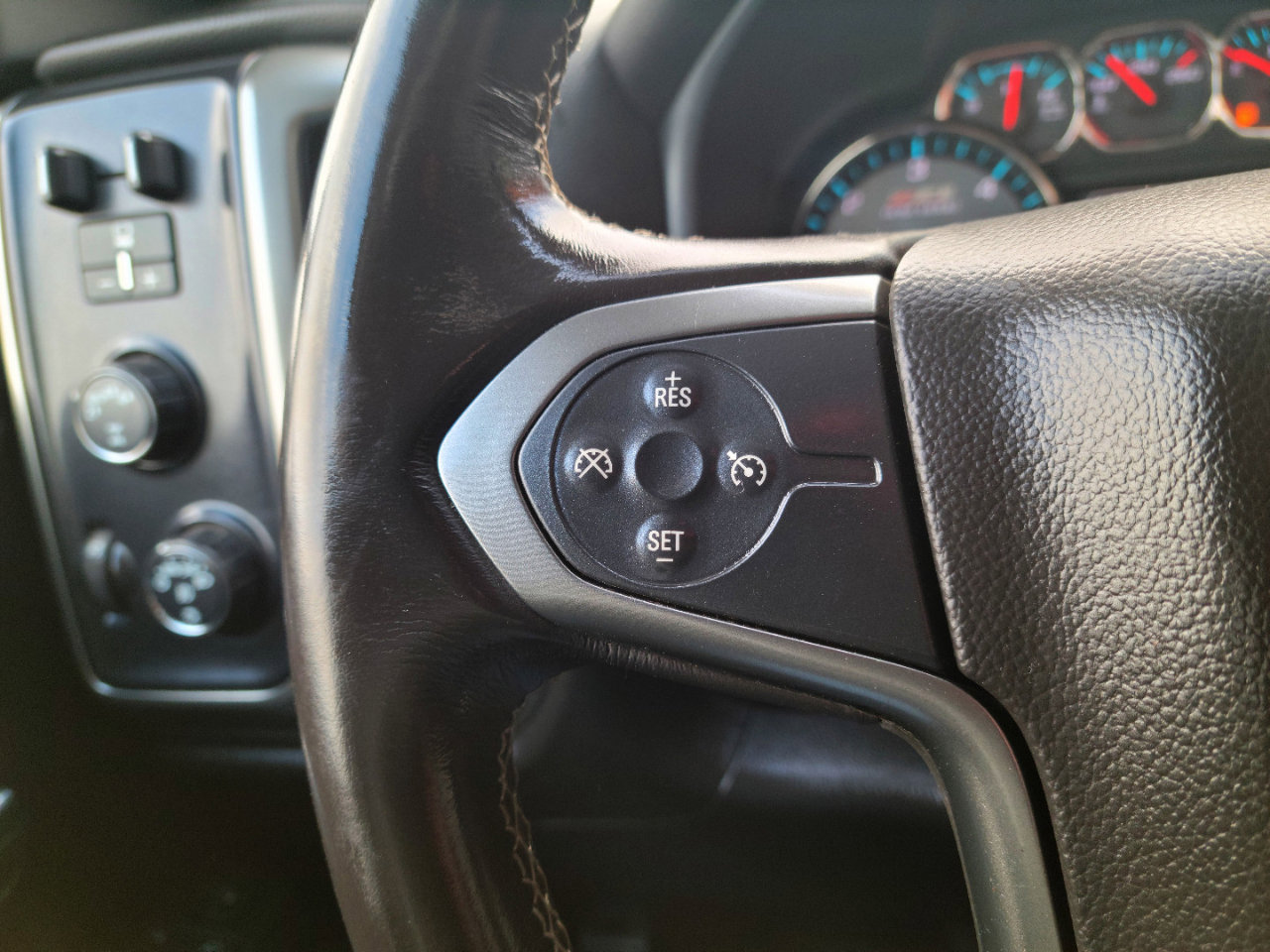 Used 2018 Chevrolet Silverado 1500 LT w/ All Star Edition image 8