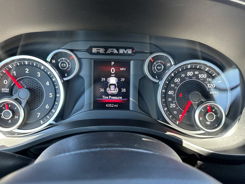 Certified 2025 RAM 1500 Big Horn RWD image 24