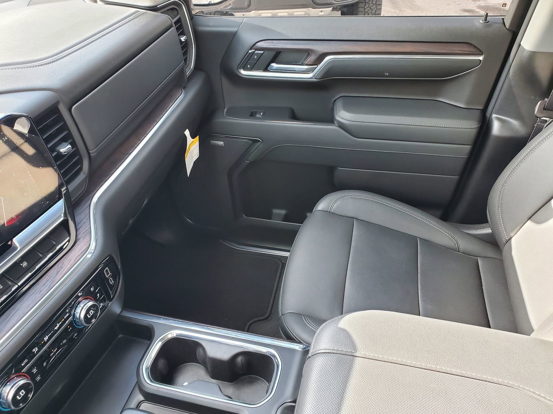 Used 2024 GMC Sierra 1500 SLT w/ SLT Premium Plus Package image 25