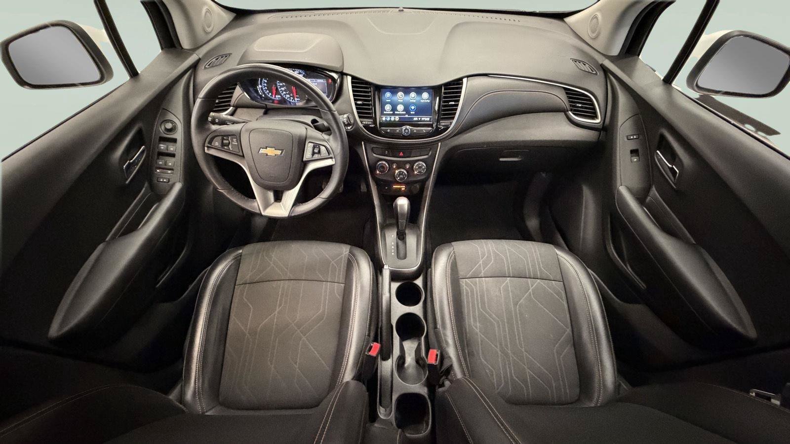 Used 2019 Chevrolet Trax LT w/ LT Convenience Package FWD image 31
