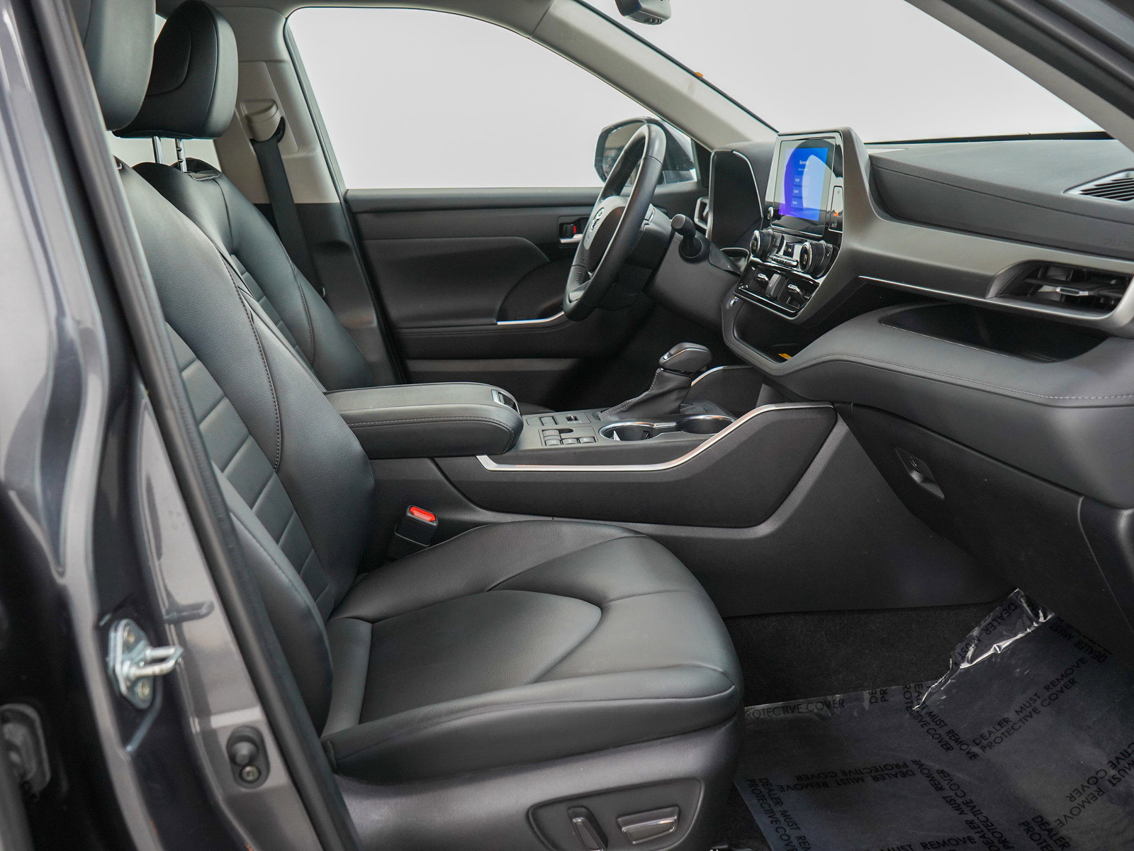 Used 2023 Toyota Highlander XLE image 13