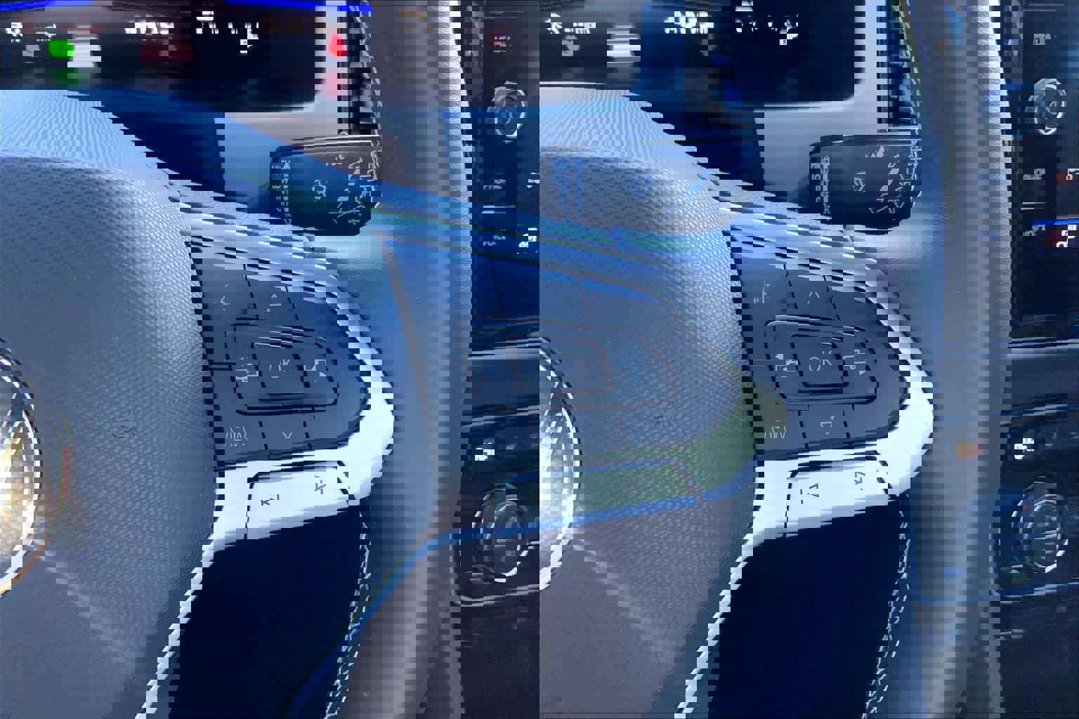 Used 2022 Volkswagen Atlas Cross Sport SE image 24