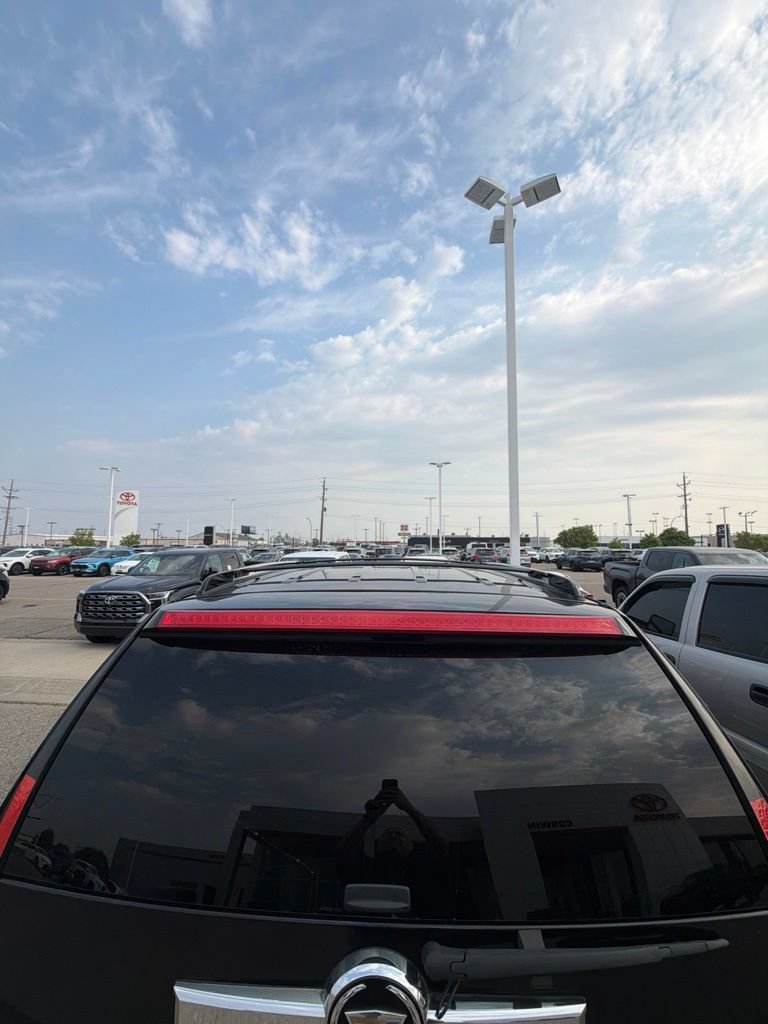 Used 2013 Cadillac Escalade Platinum AWD/4WD image 3