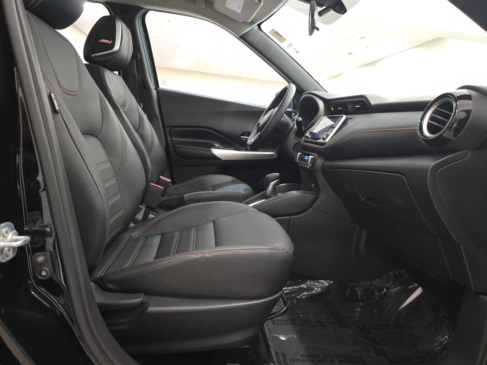 Used 2020 Nissan Kicks SR FWD image 28