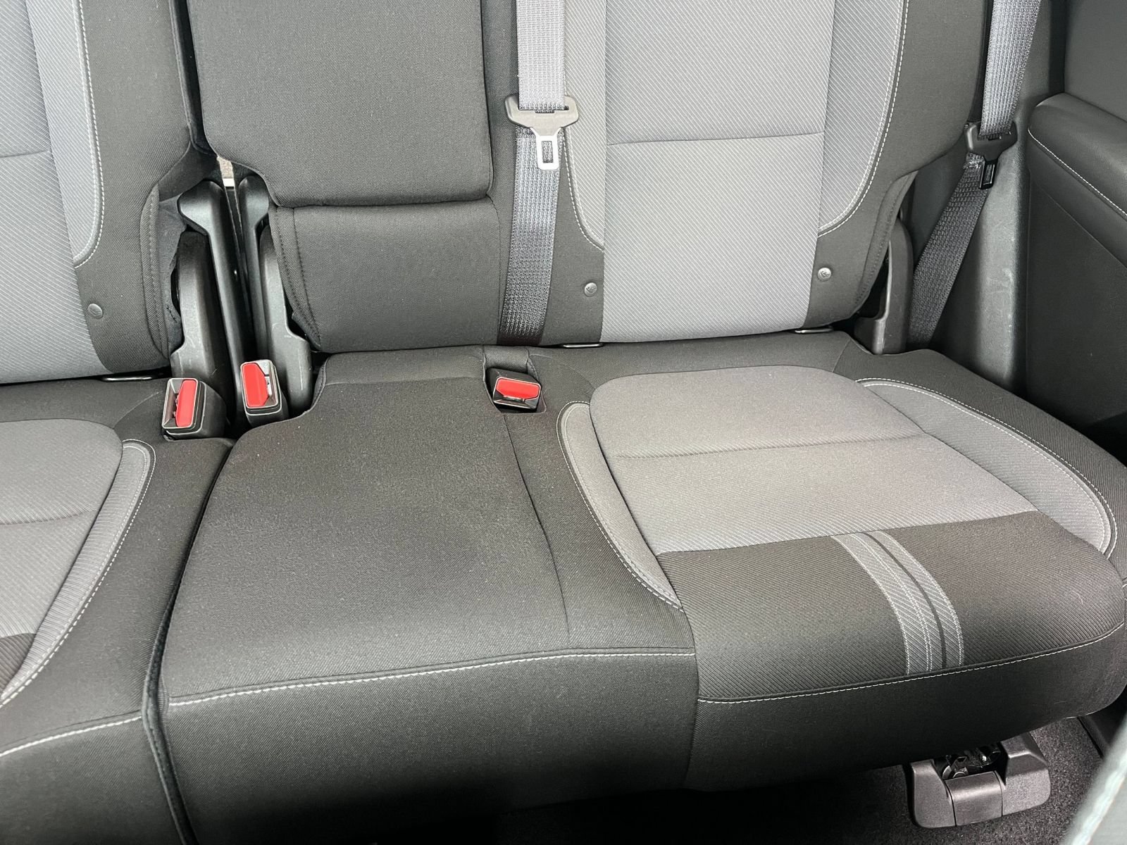 Used 2025 Chevrolet Blazer LT FWD image 37
