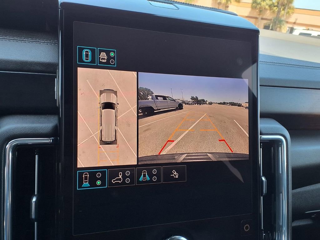 Used 2025 GMC Yukon XL Denali image 32