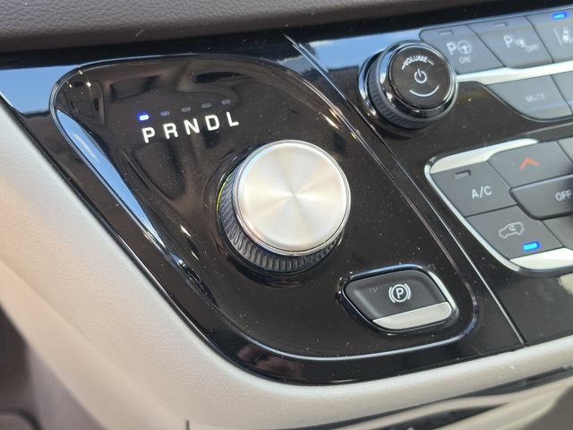 Used 2020 Chrysler Pacifica Touring-L Plus FWD image 35