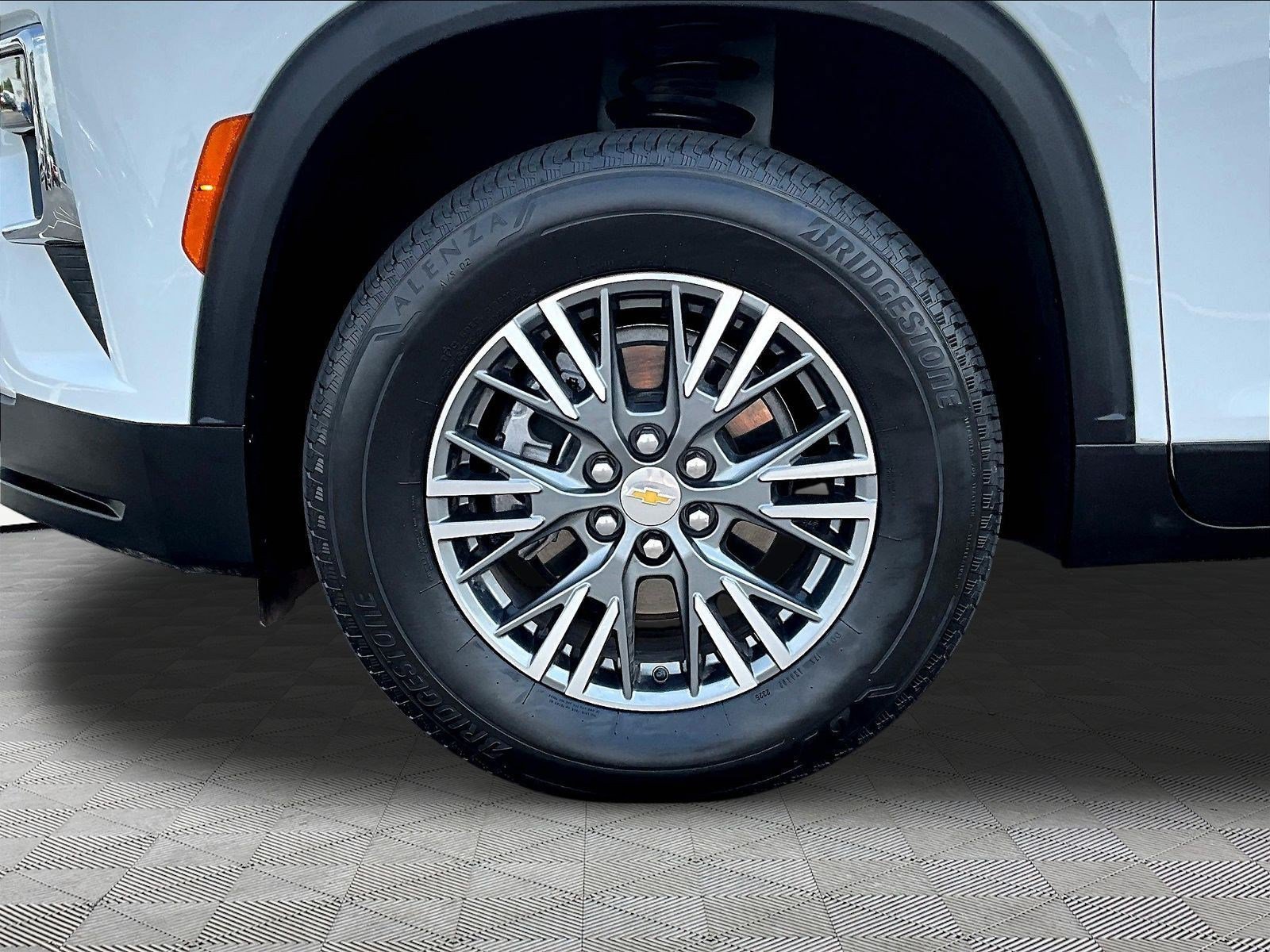 Used 2026 Chevrolet Traverse LT w/ LPO, Floor Liner Package FWD image 34