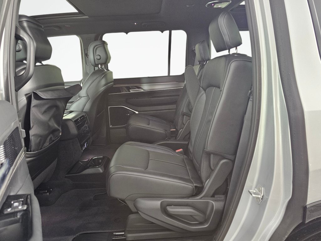 New 2026 Jeep Grand Wagoneer Limited AWD/4WD image 34