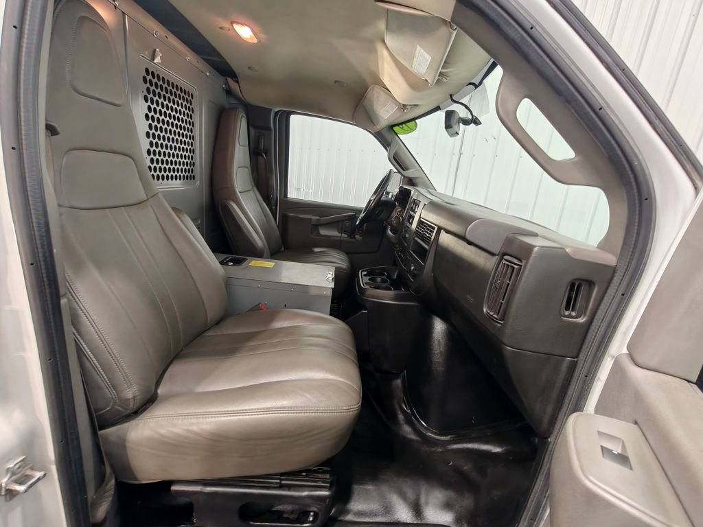 Used 2019 Chevrolet Express 3500 Extended w/ Driver Convenience Package RWD image 26