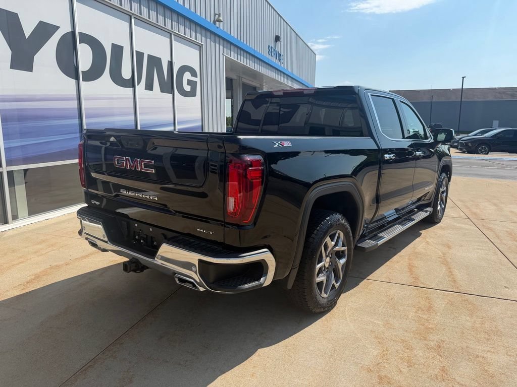 New 2026 GMC Sierra 1500 SLT w/ SLT Premium Package AWD/4WD image 3