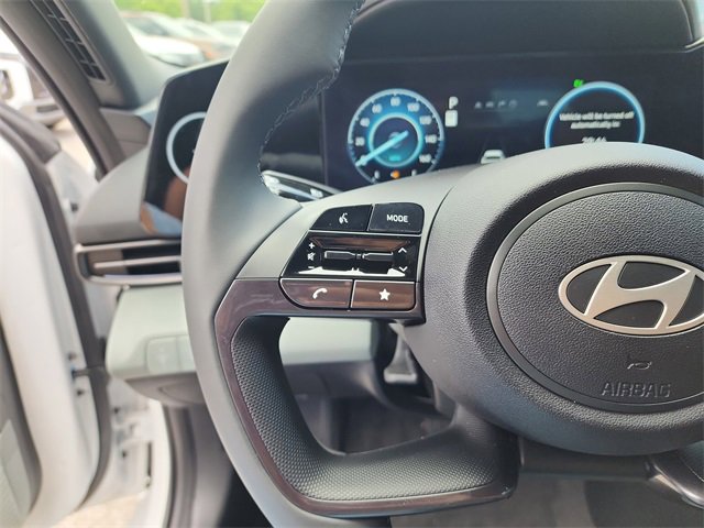 New 2025 Hyundai Elantra Limited image 27