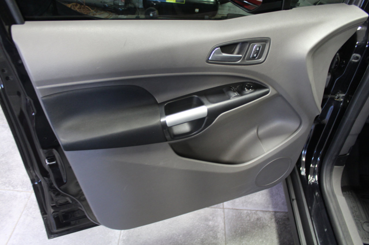 Used 2023 Ford Transit Connect XLT w/ Trailer Tow Package image 18