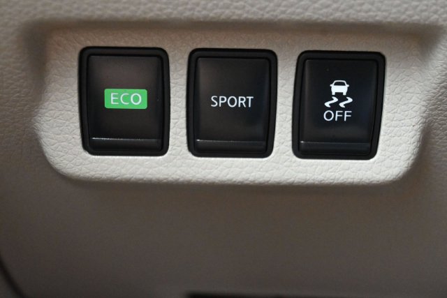 Used 2013 Nissan Sentra SL w/ Premium Pkg FWD image 23