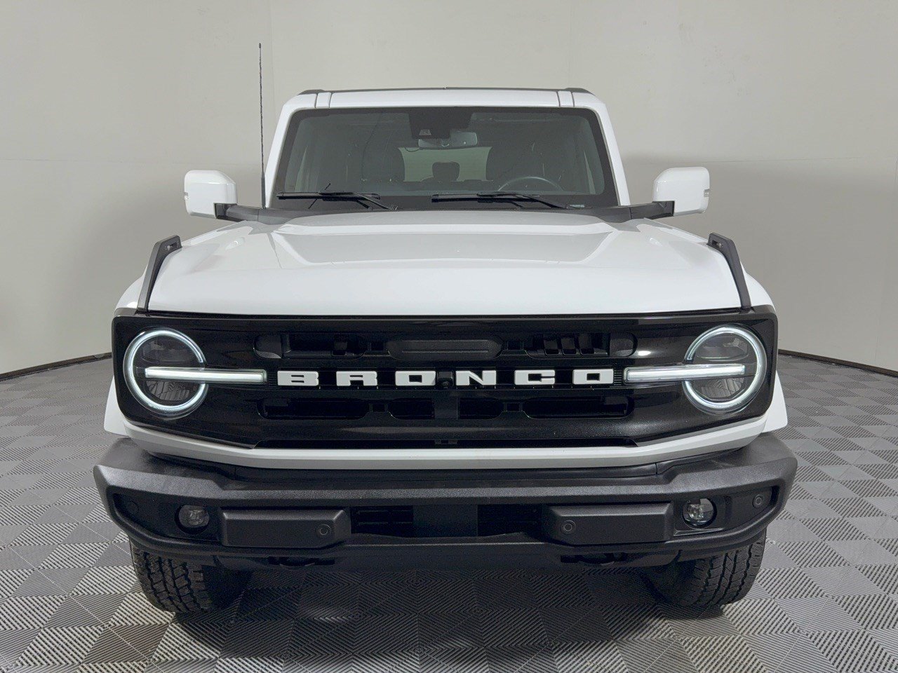 Used 2024 Ford Bronco Outer Banks AWD/4WD image 6