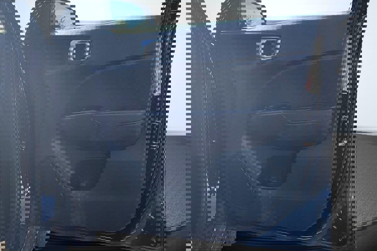 Used 2024 Hyundai Venue SE image 24