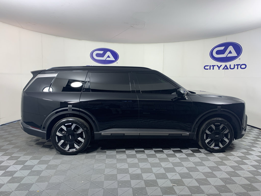 Used 2027 Kia Telluride S w/ Towing Package FWD image 2