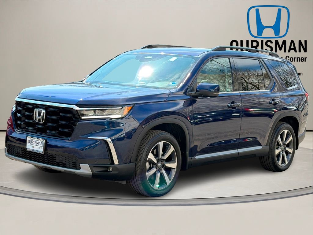 Certified 2025 Honda Pilot Touring image 2