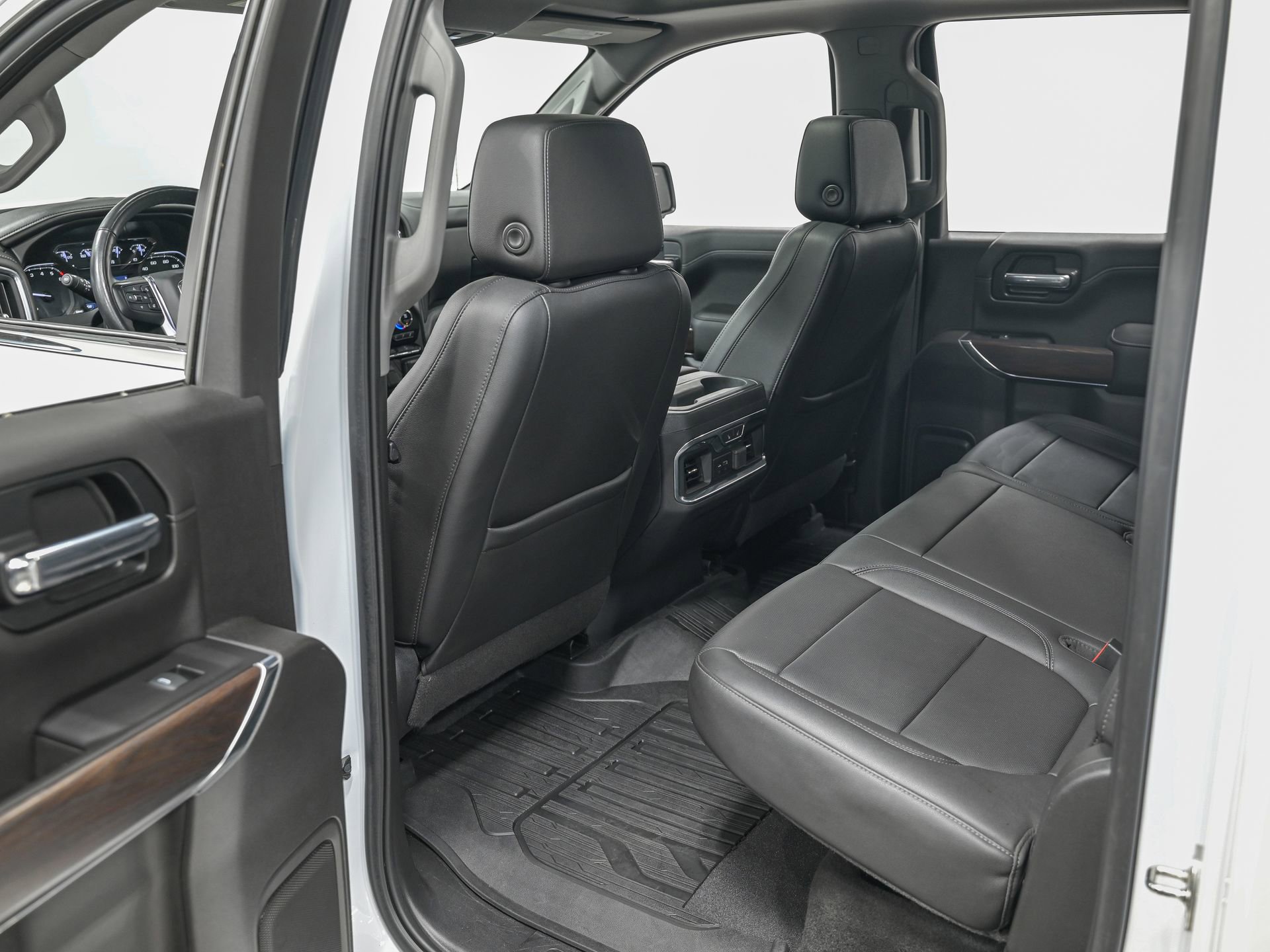 Used 2019 GMC Sierra 1500 SLT w/ SLT Premium Plus Package AWD/4WD image 29