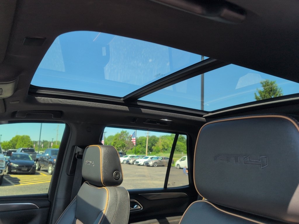 Used 2023 GMC Yukon AT4 w/ AT4 Premium Package AWD/4WD image 24