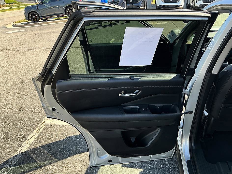 Certified 2024 Nissan Pathfinder Platinum w/ Cargo Package image 22