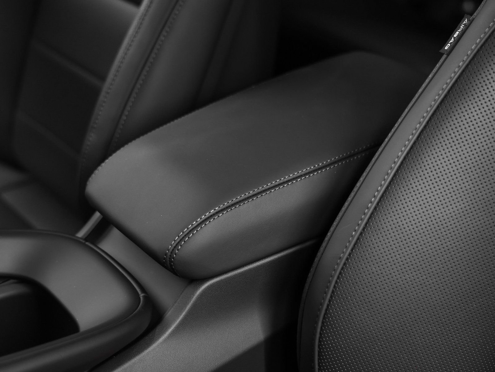 New 2026 Porsche Macan 4 Electric image 38