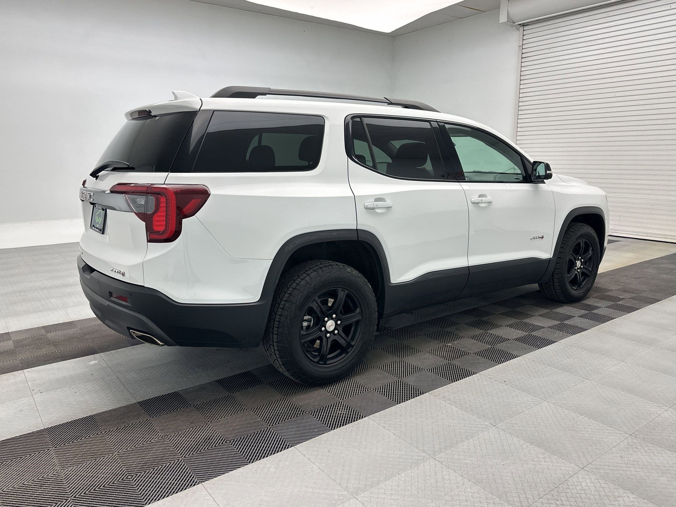 Certified 2023 GMC Acadia AT4 w/ Technology Package AWD/4WD image 9